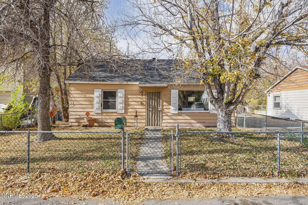 Photo of 829 10th Street, Sparks, NV 89431 (MLS # 250058013)