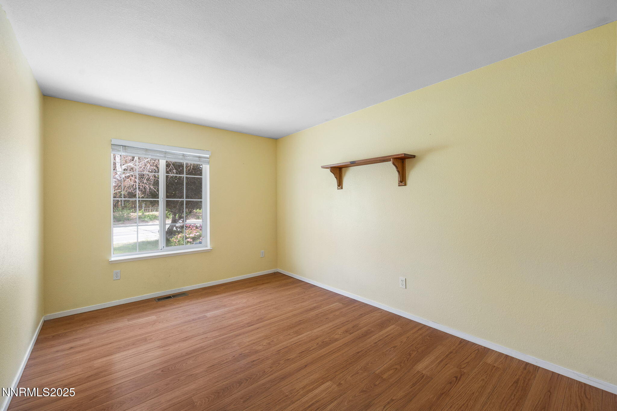 26-web-or-mls-2120 Keystone-14