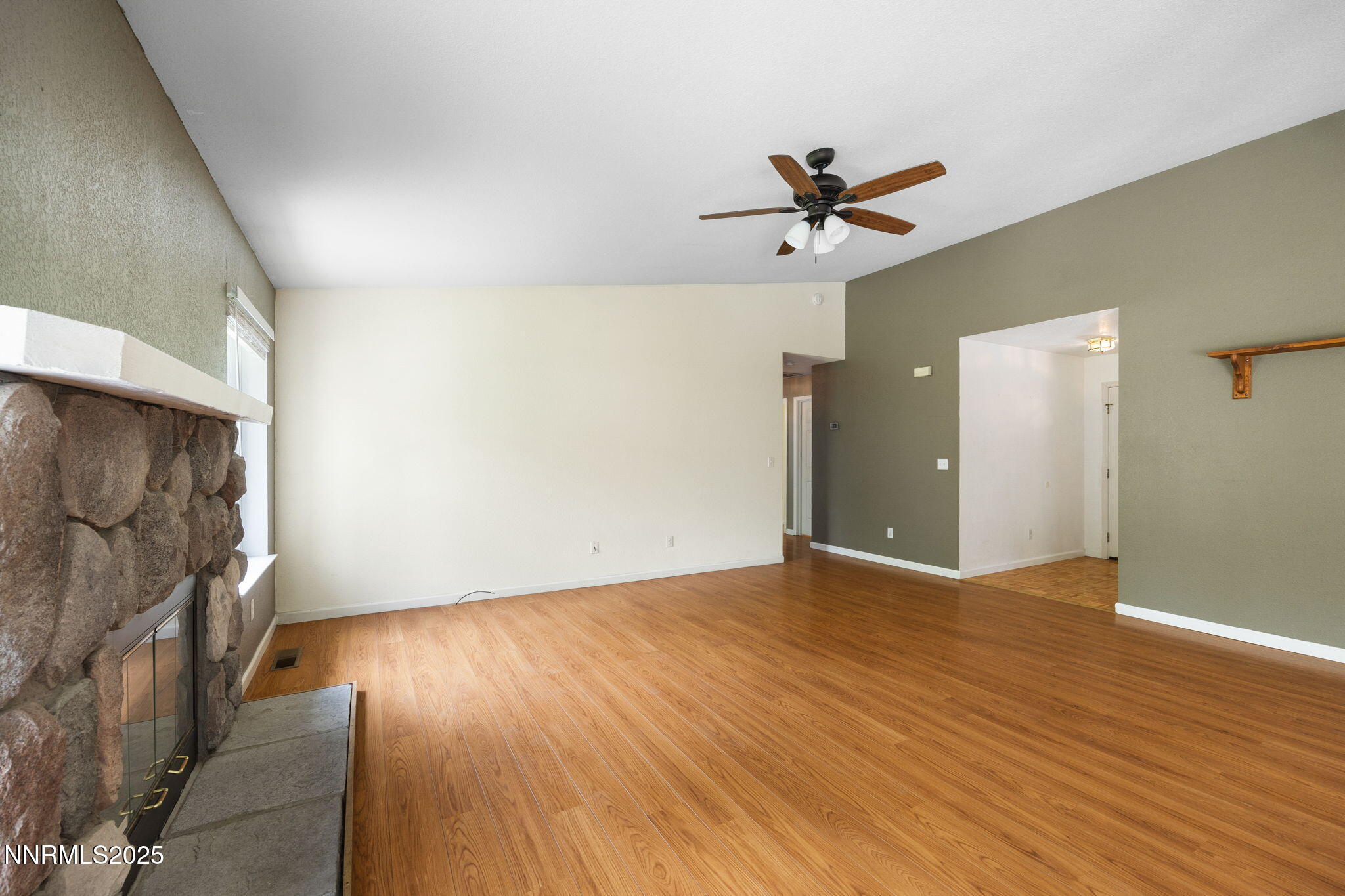 16-web-or-mls-2120 Keystone-3