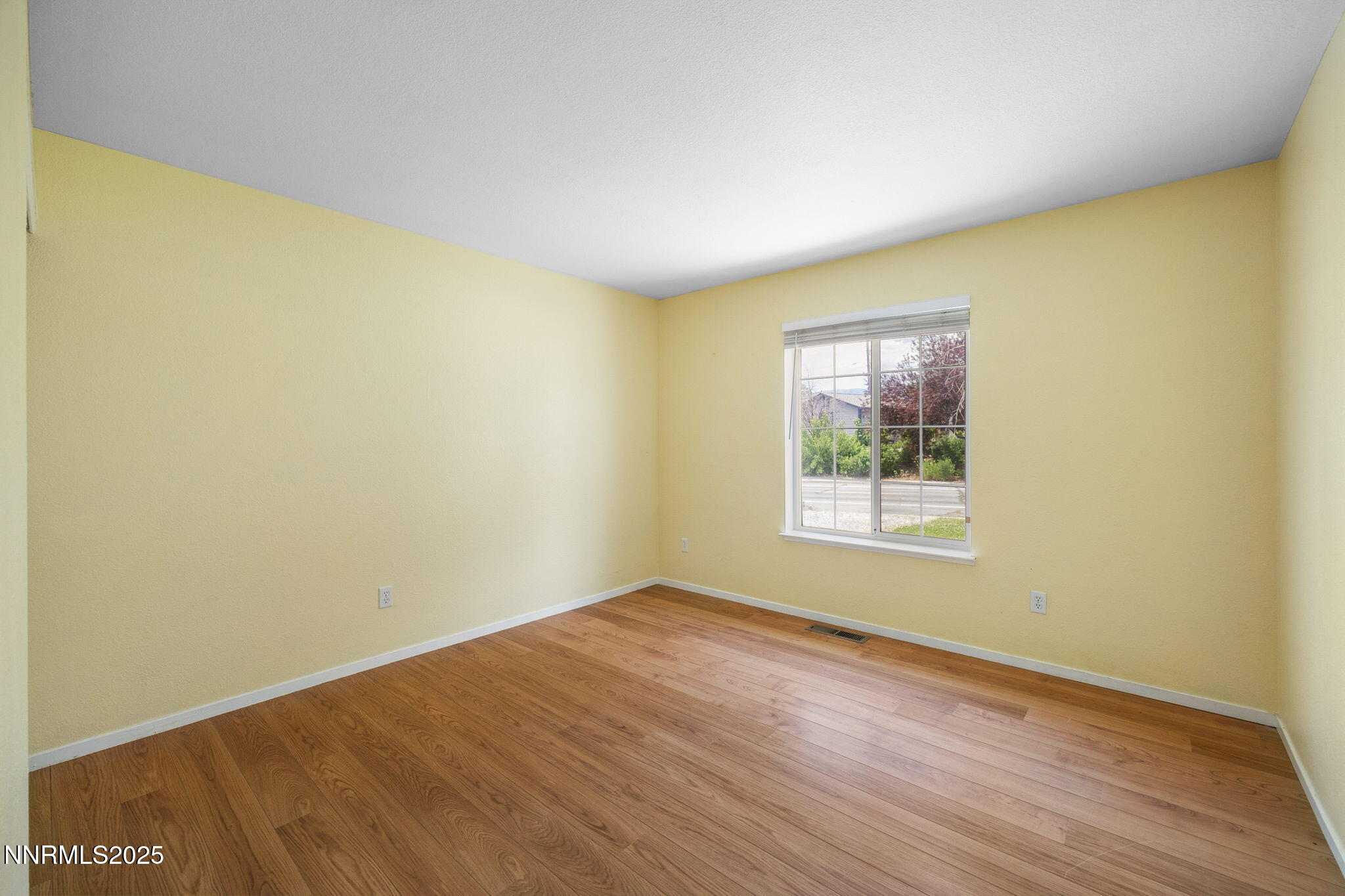 24-web-or-mls-2120 Keystone-12