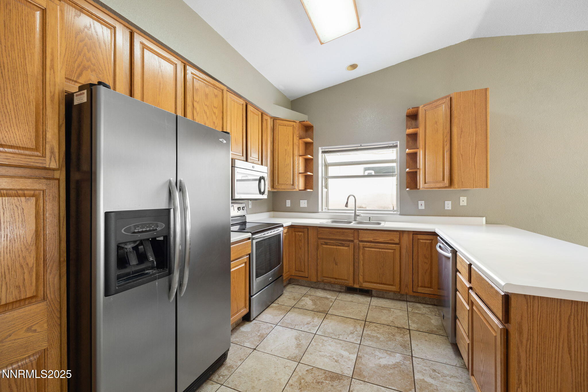 21-web-or-mls-2120 Keystone-8