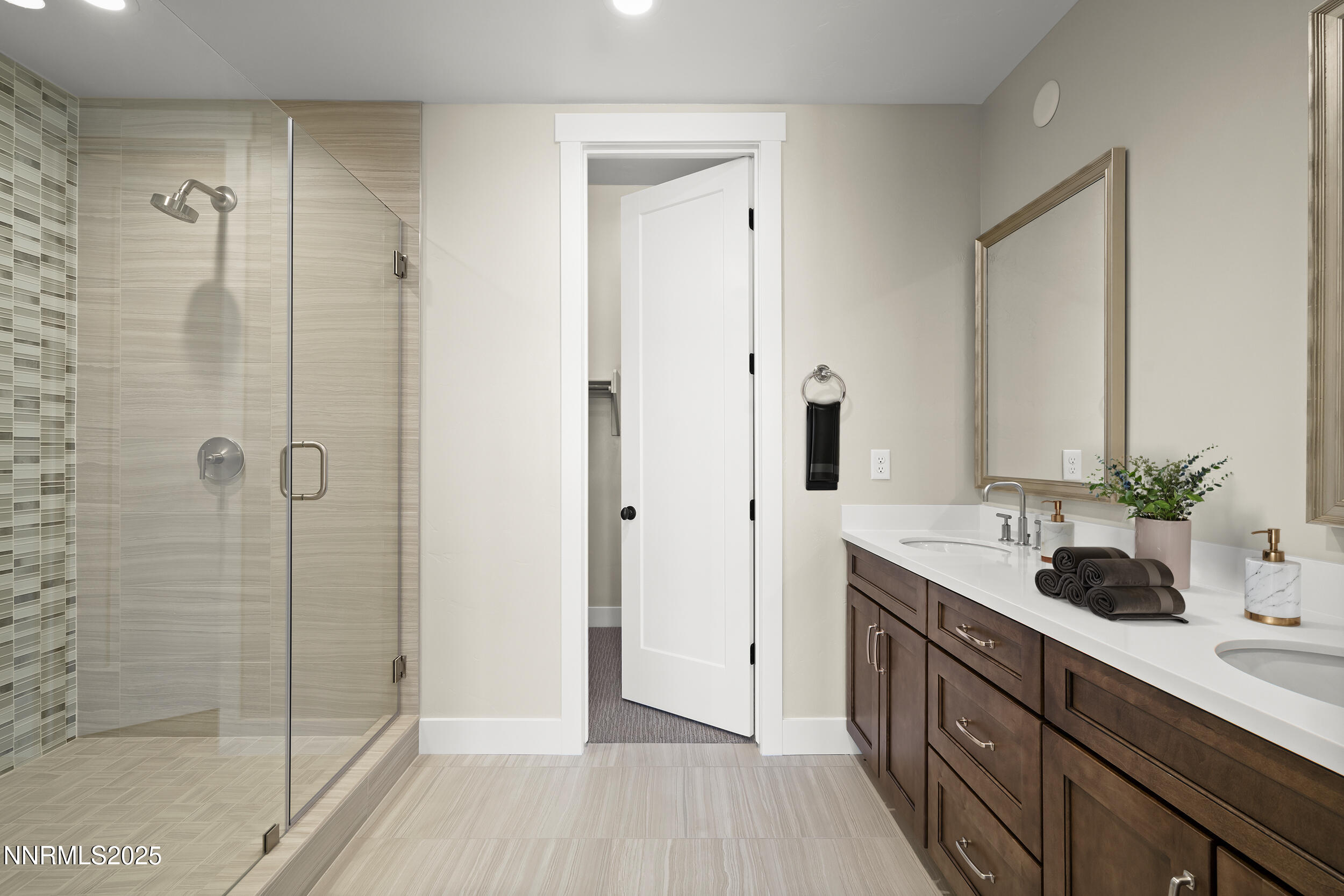2241_Cold_Creek_Trail_Bathroom_21-06-25_