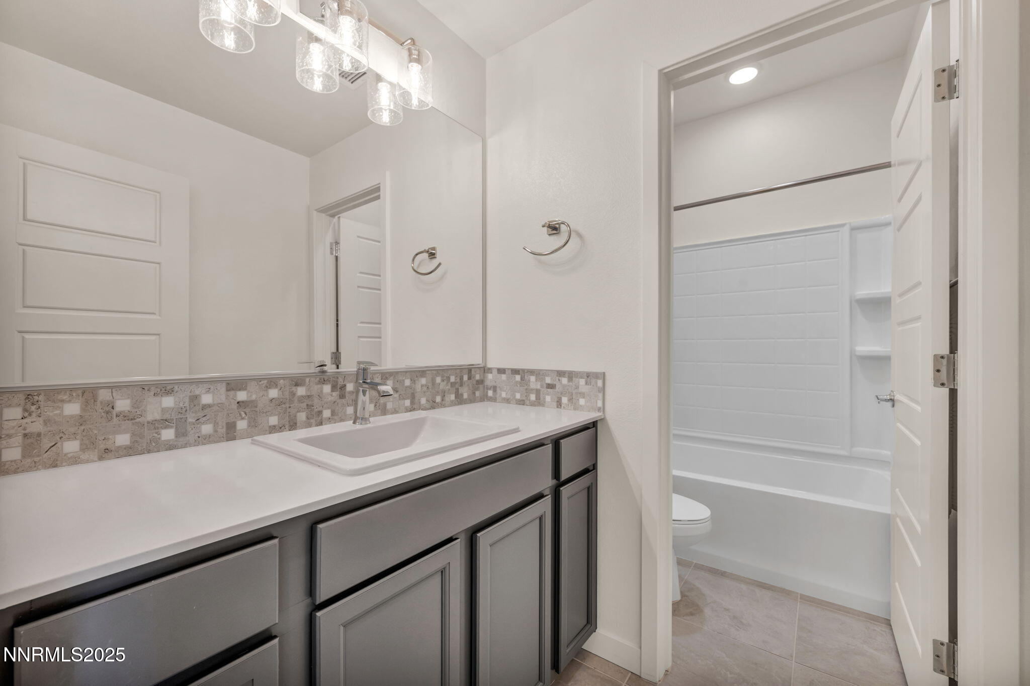 56-web-or-mls-2566-river-hatchling-ln