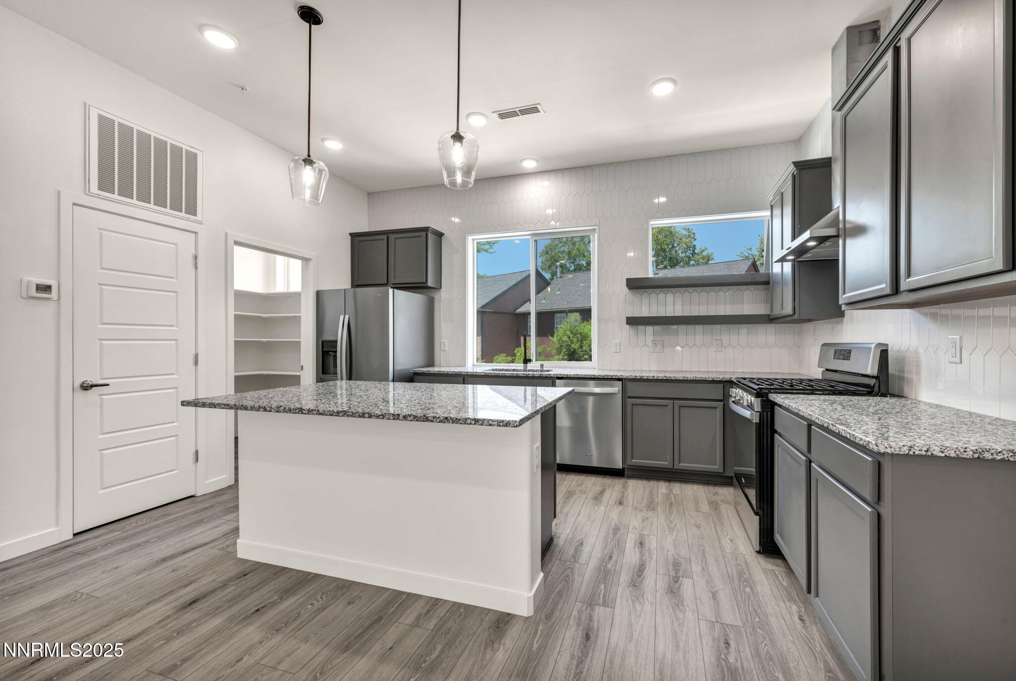 39-web-or-mls-2566-river-hatchling-ln