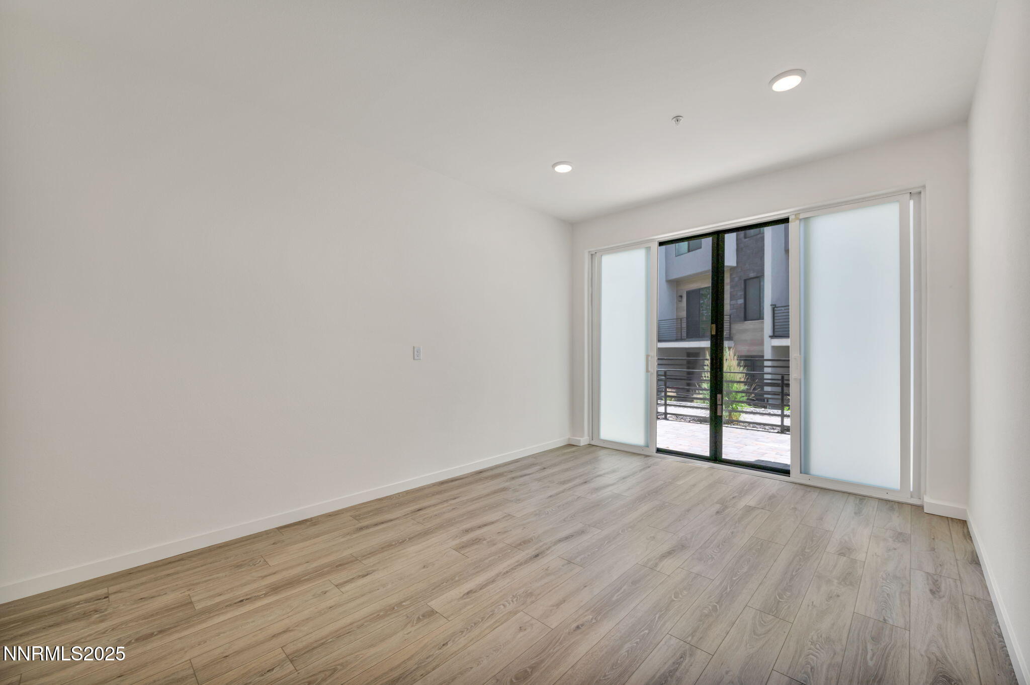 31-web-or-mls-2566-river-hatchling-ln