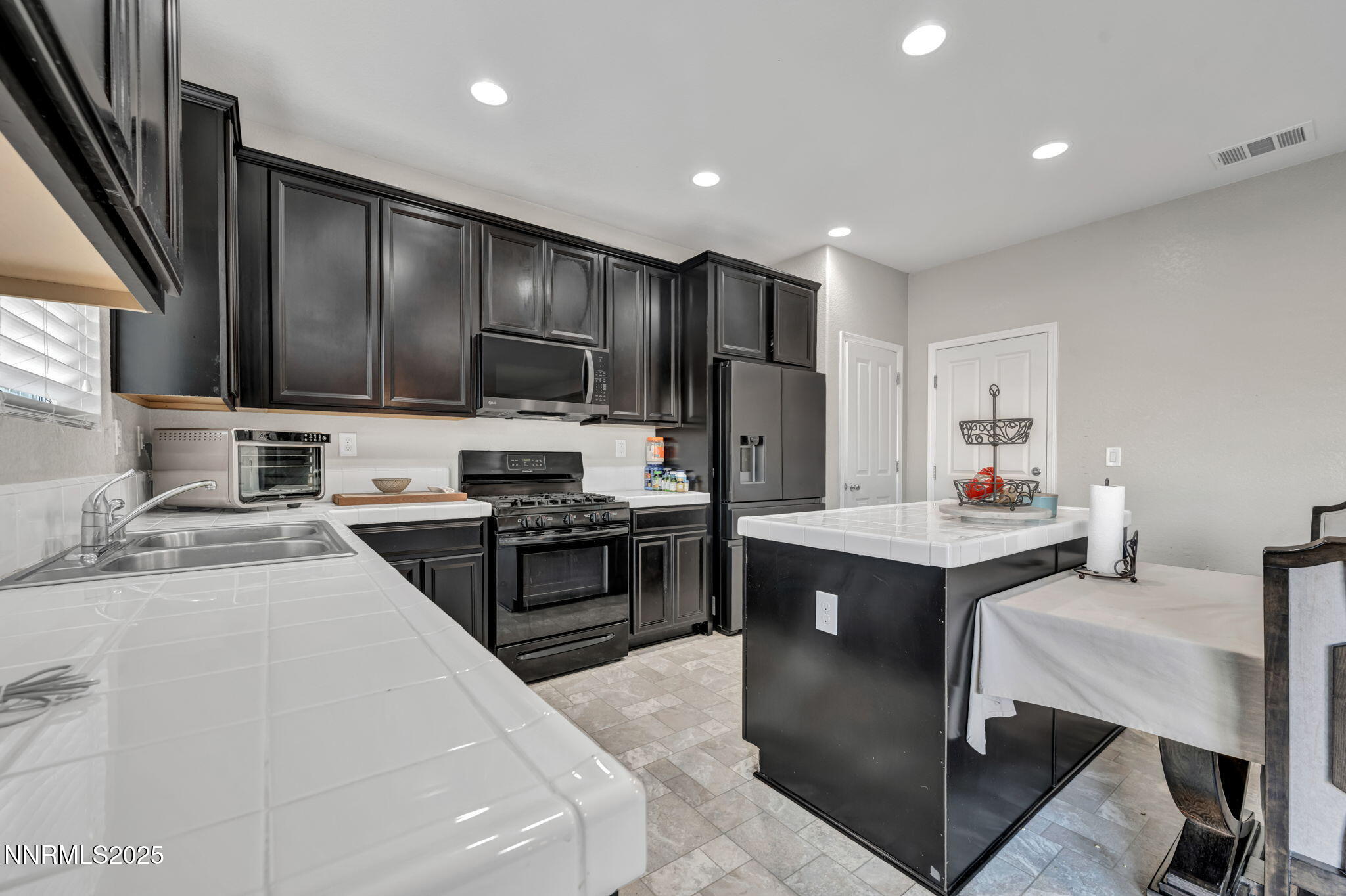 28-web-or-mls-14312-durham-dr