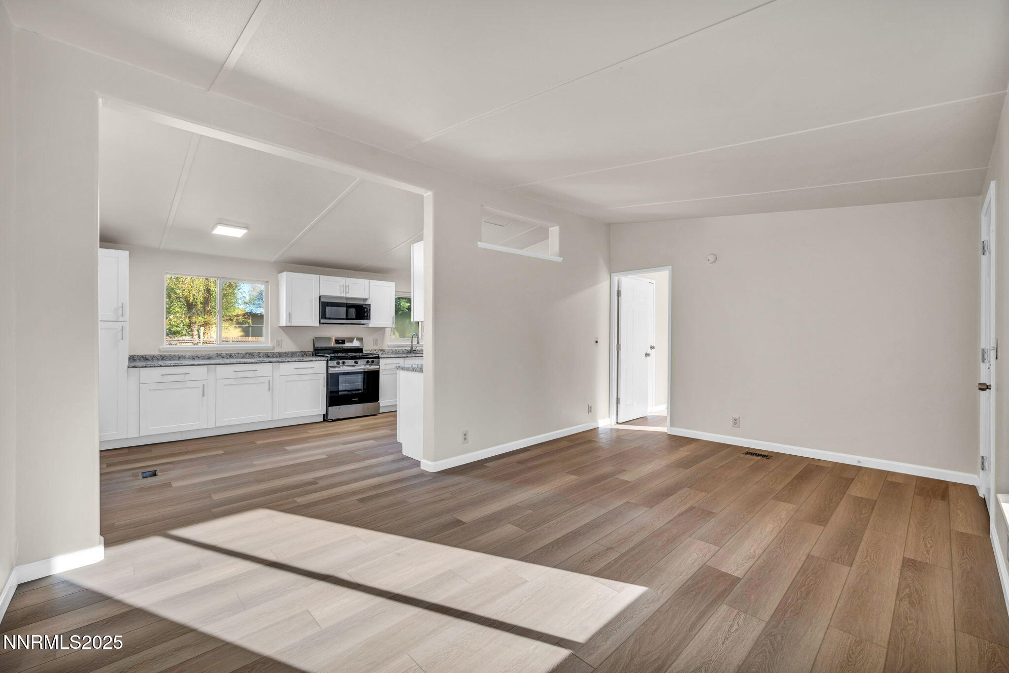 33-web-or-mls-415-vagabond-ct