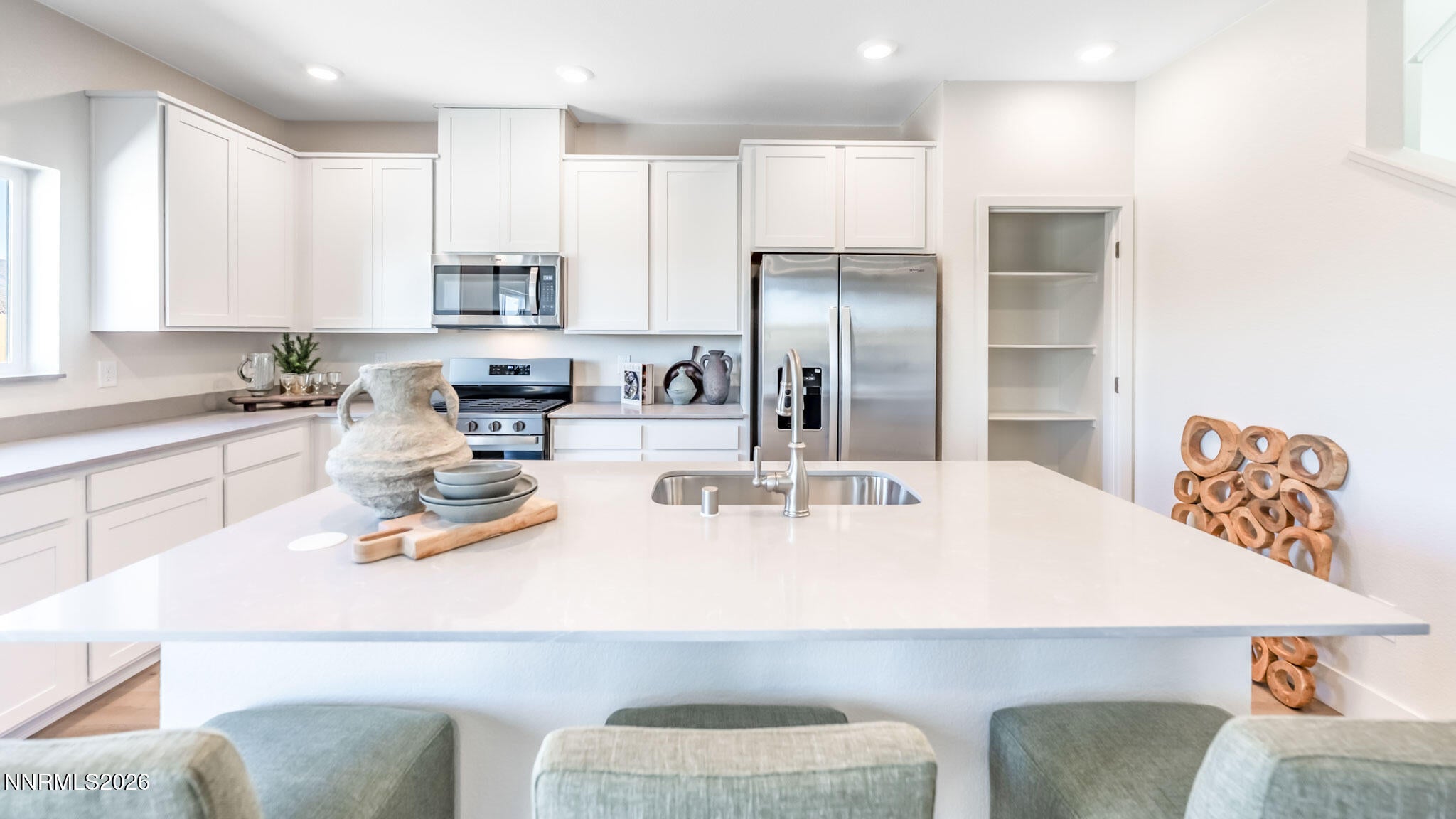 637 Capilano Court