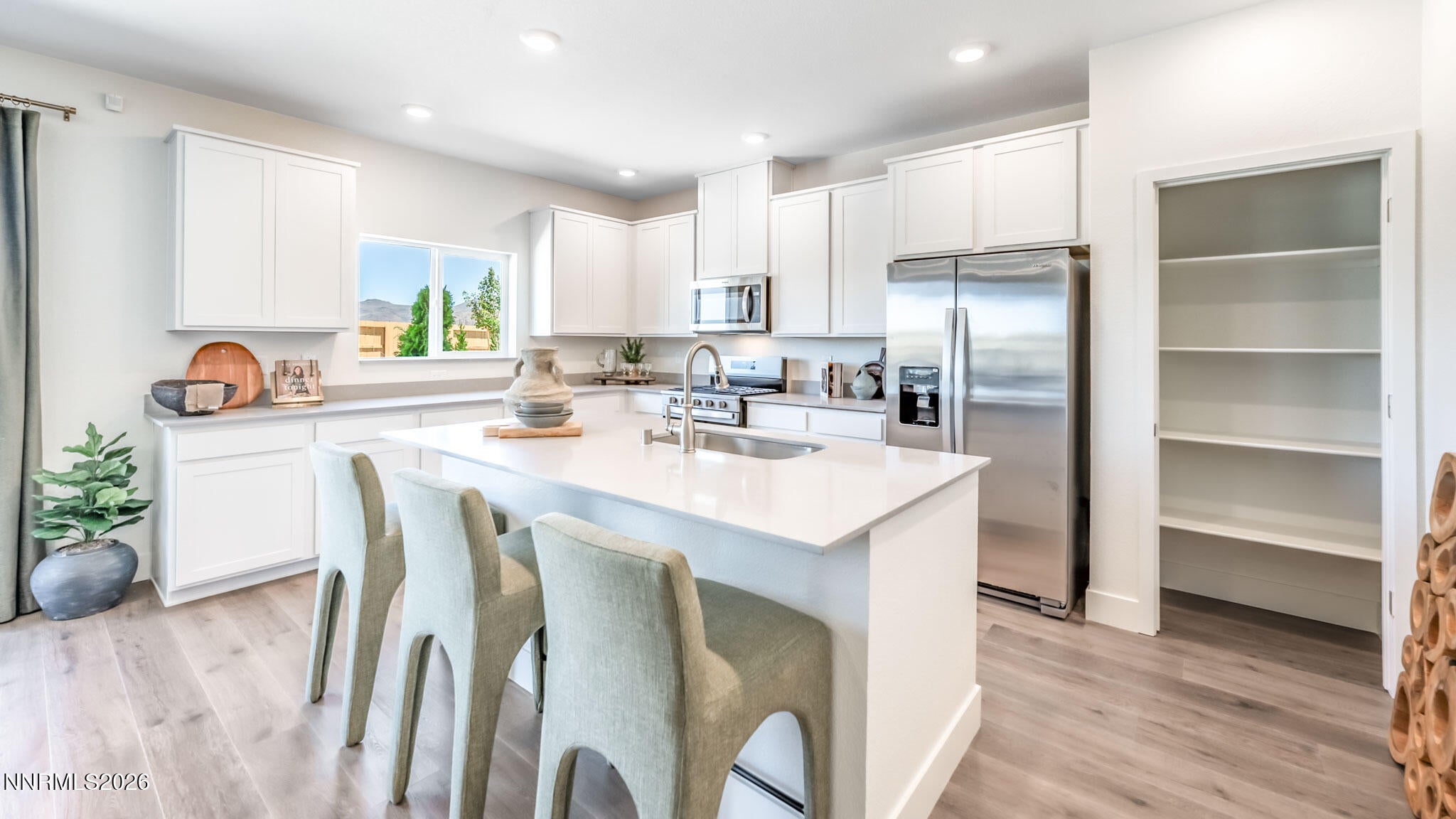 637 Capilano Court