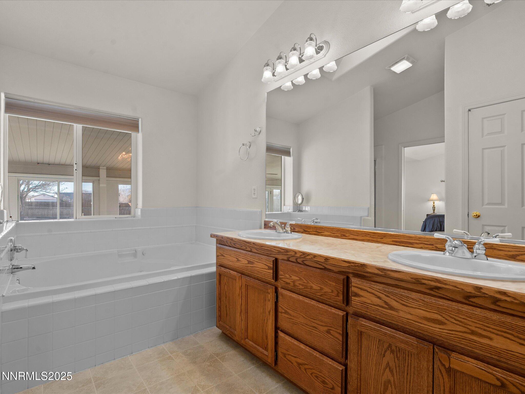 25-211 Bridle Path Way-124