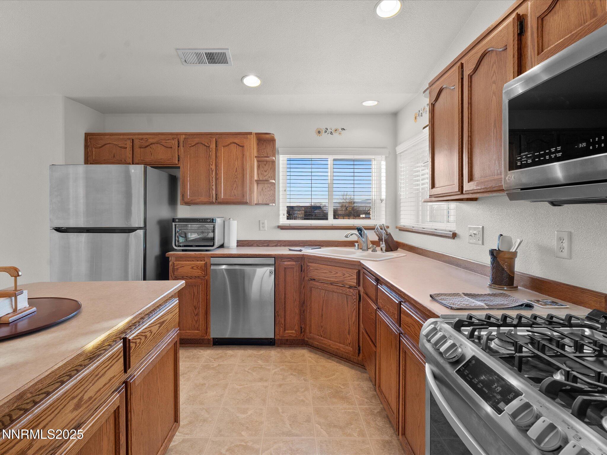 15-211 Bridle Path Way-114