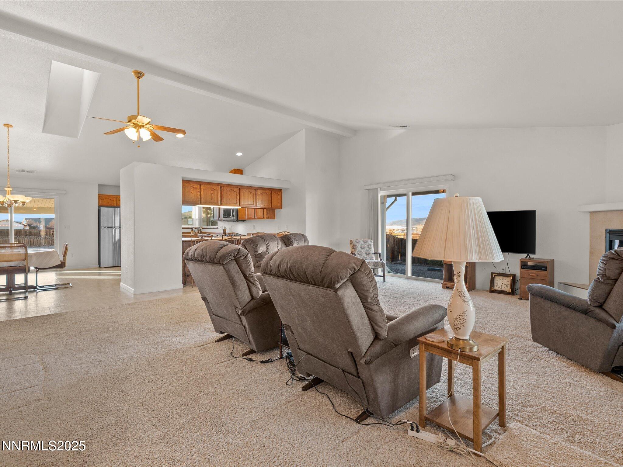 04-211 Bridle Path Way-103