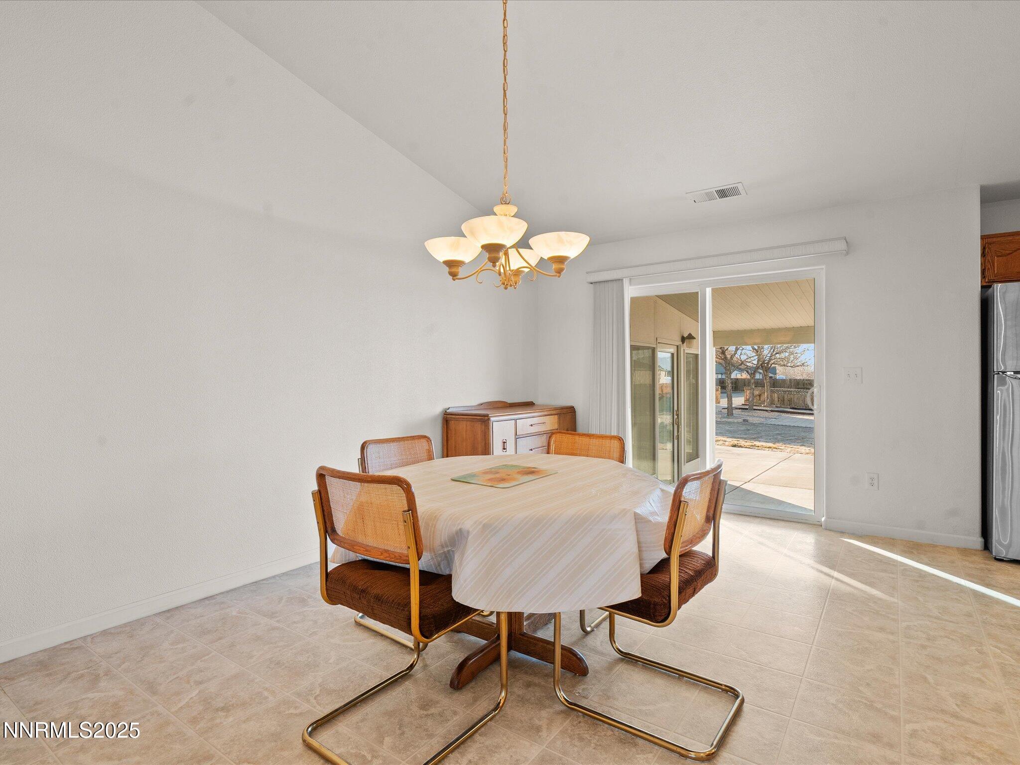 09-211 Bridle Path Way-108