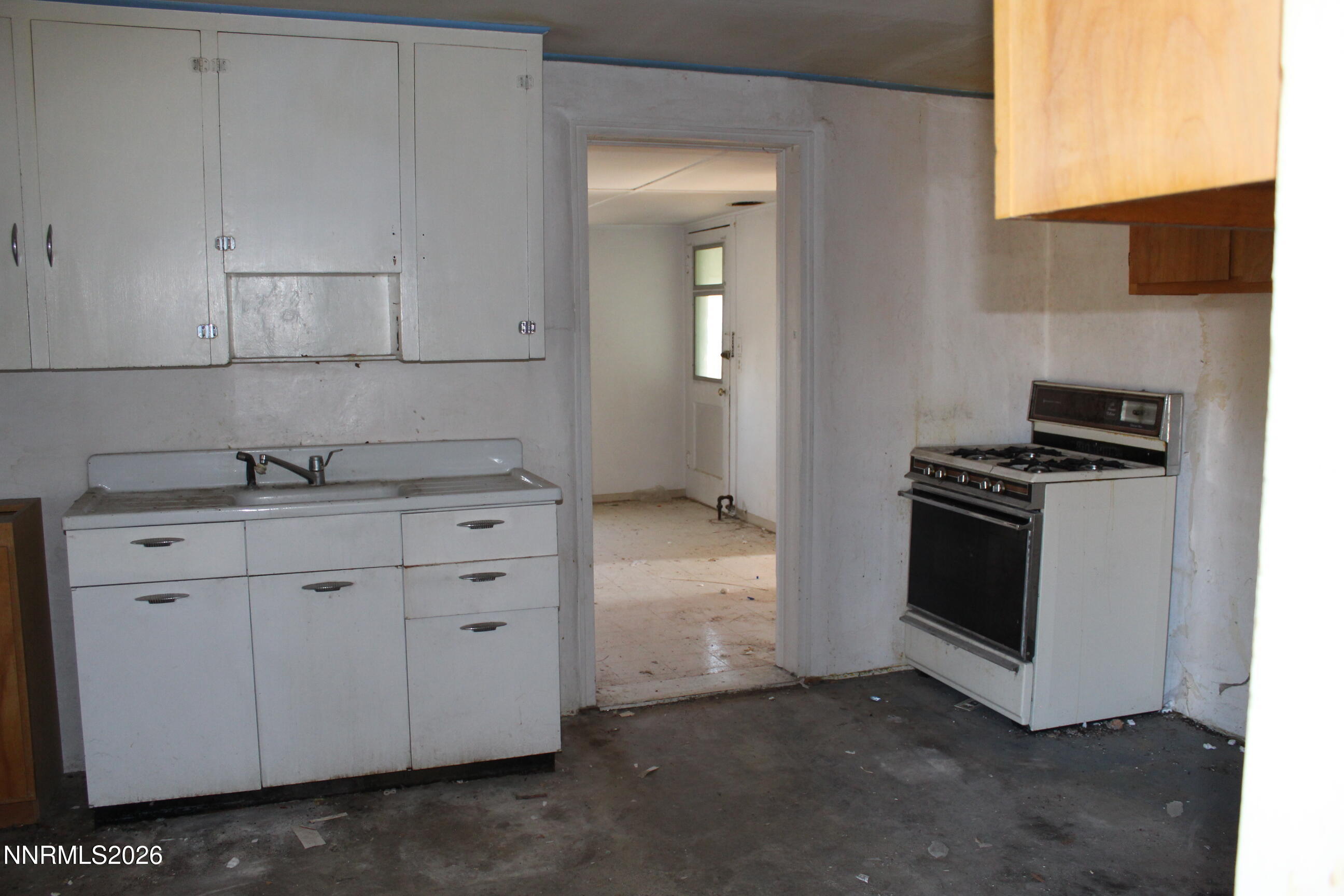 130 E Fourth Street 1