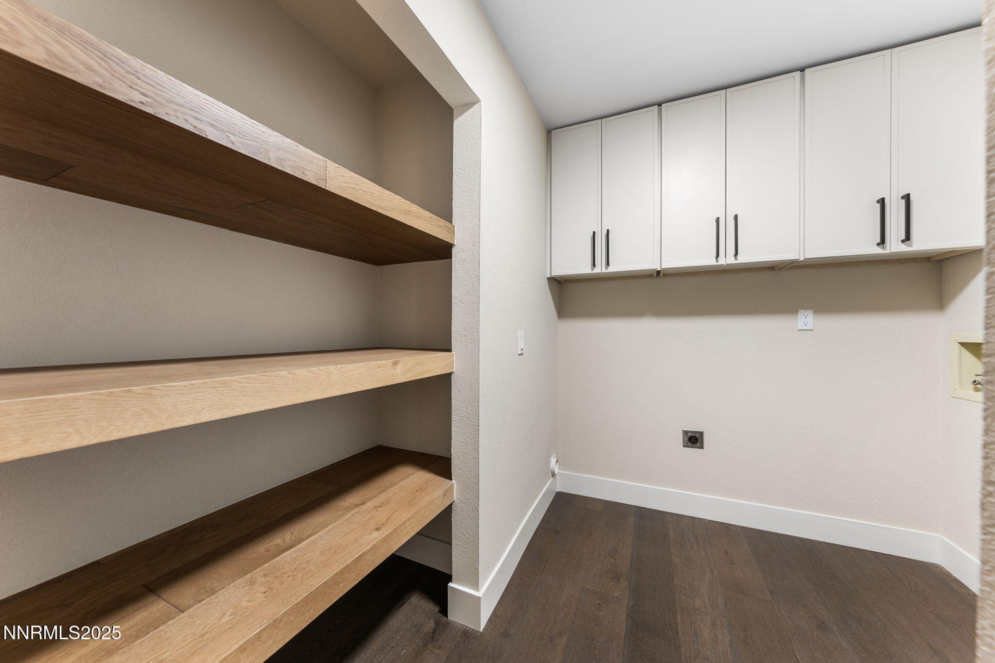 20-web-or-mls-221 Lark-21