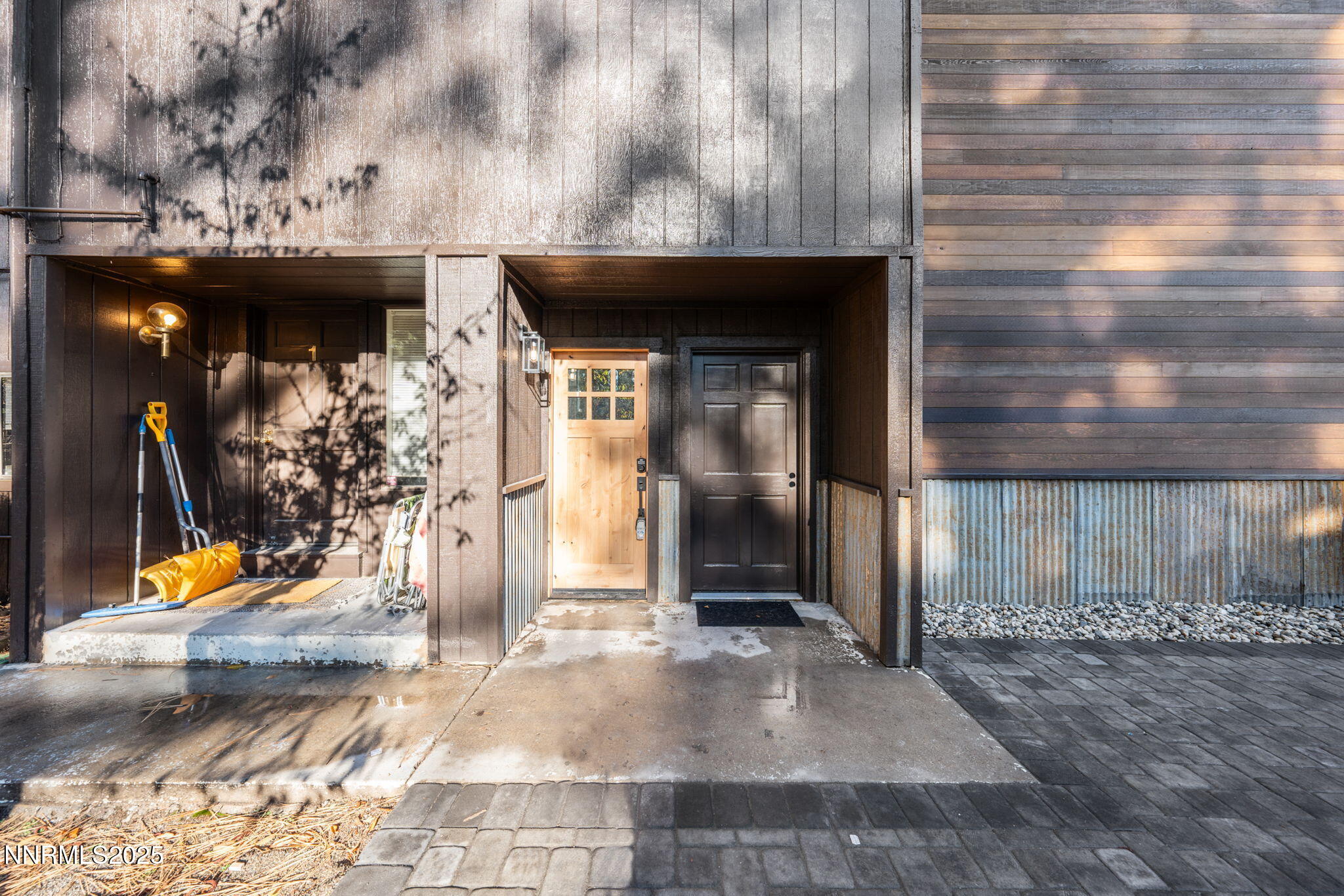 27-web-or-mls-221 Lark-28