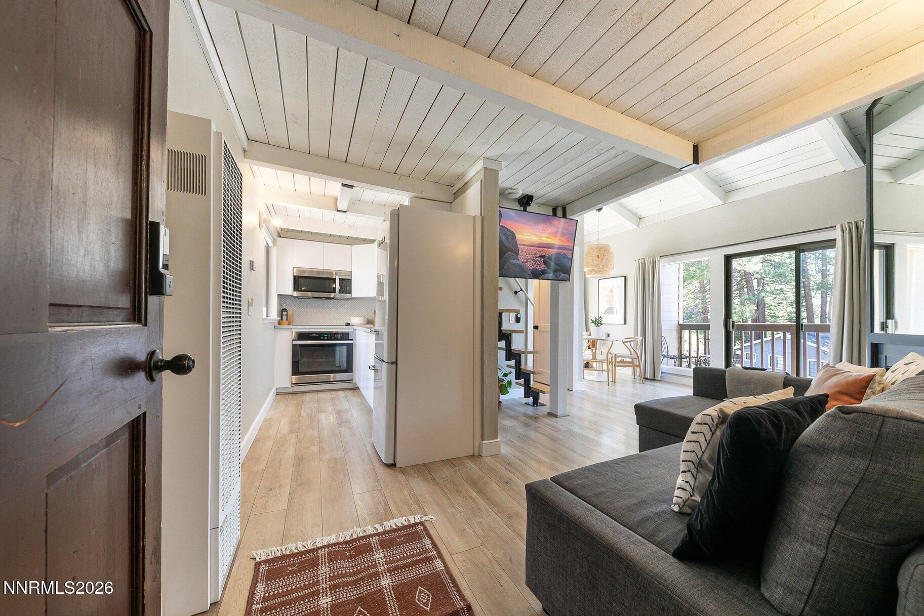 003_014-010-interior-3360x2240_851