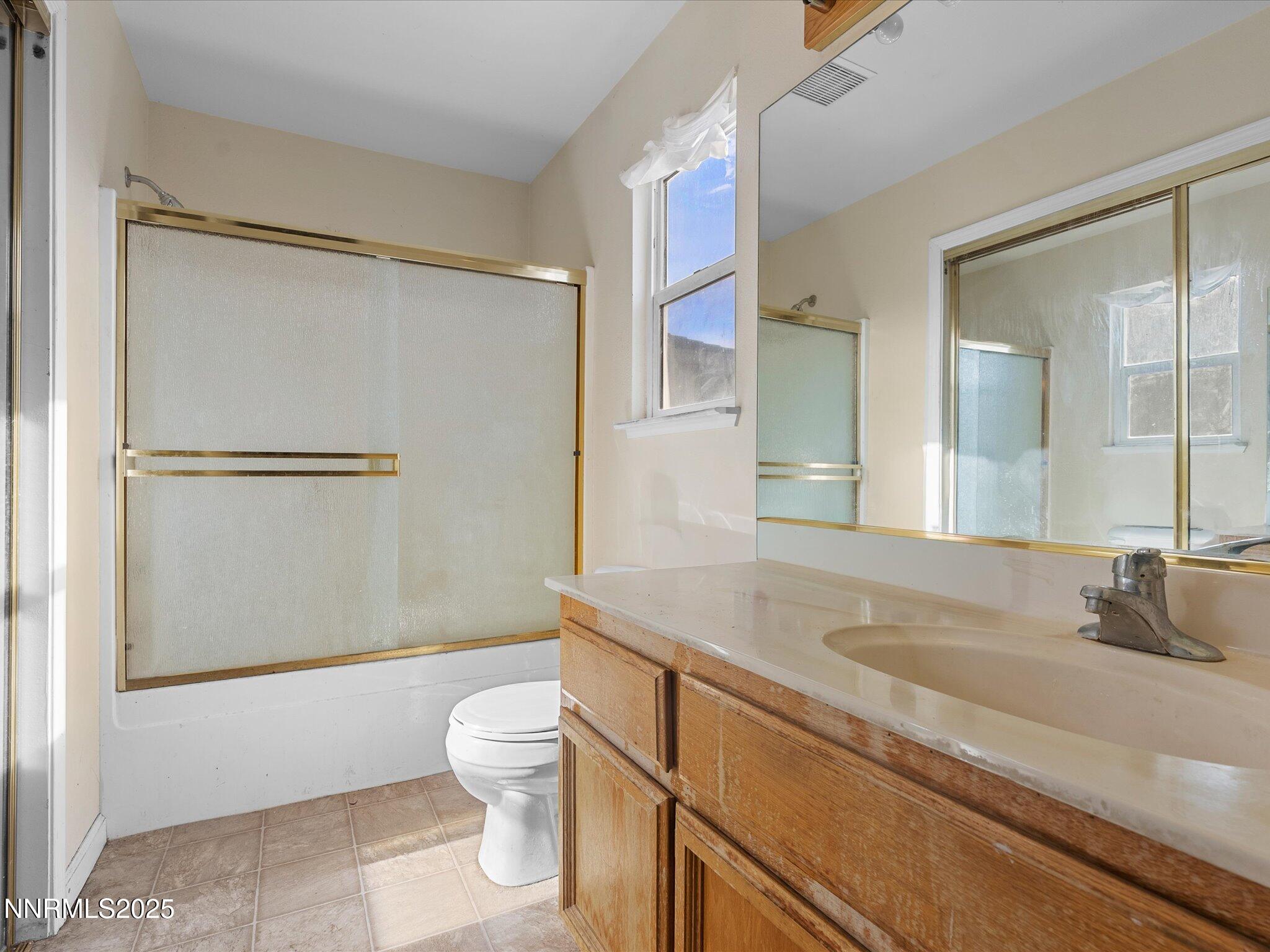 16-911 Jessica Ln-115