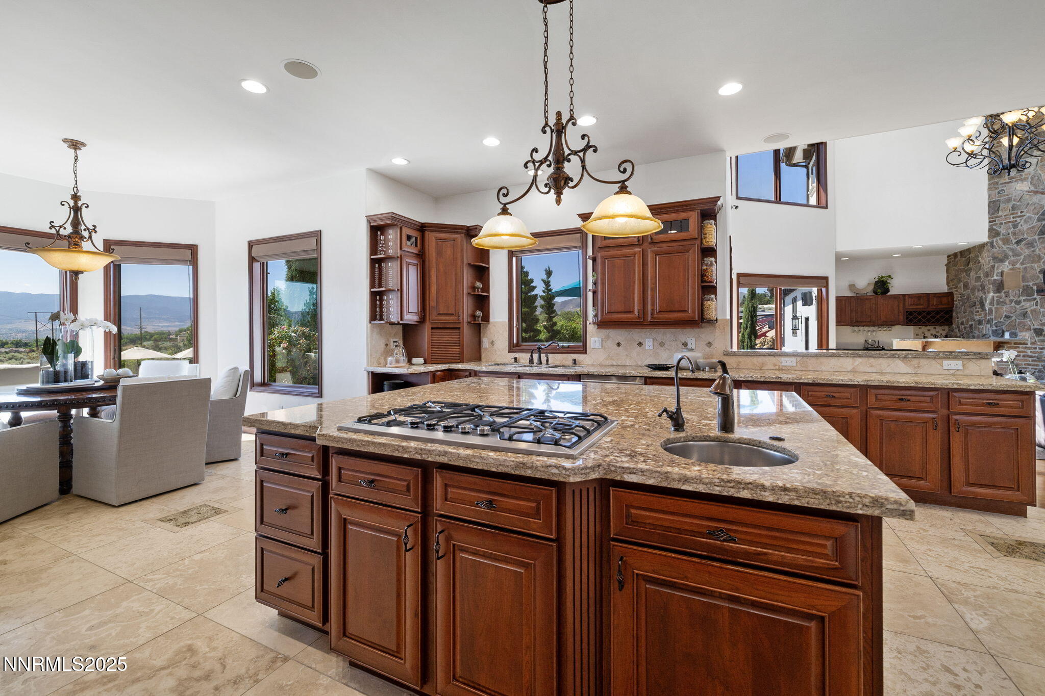 16-web-or-mls-12900 Silver Wolf-18