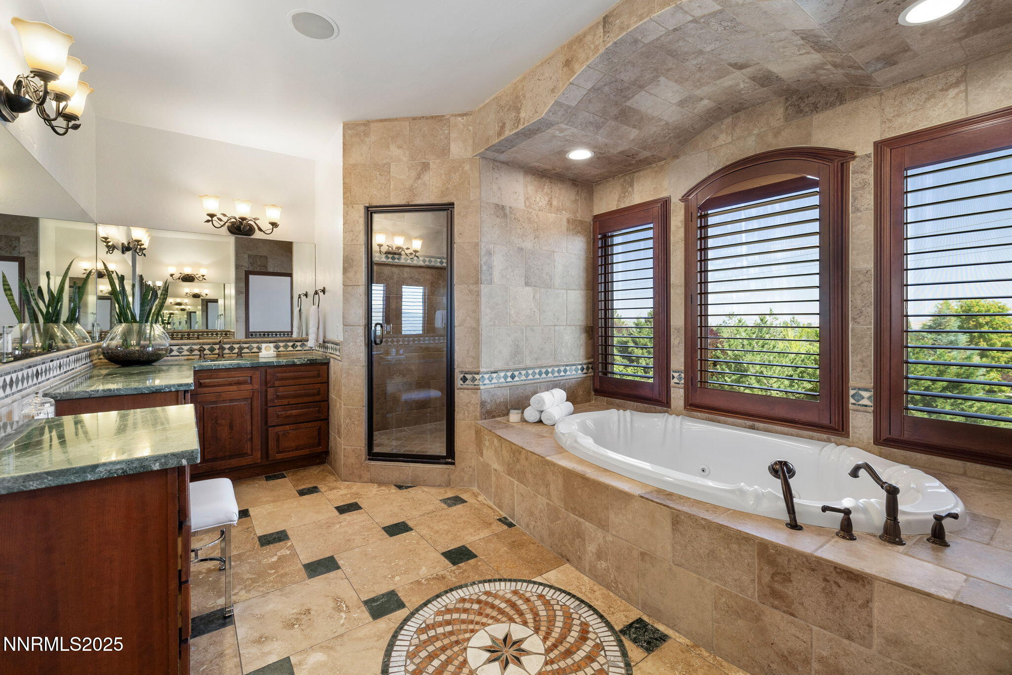 29-web-or-mls-12900 Silver Wolf-31