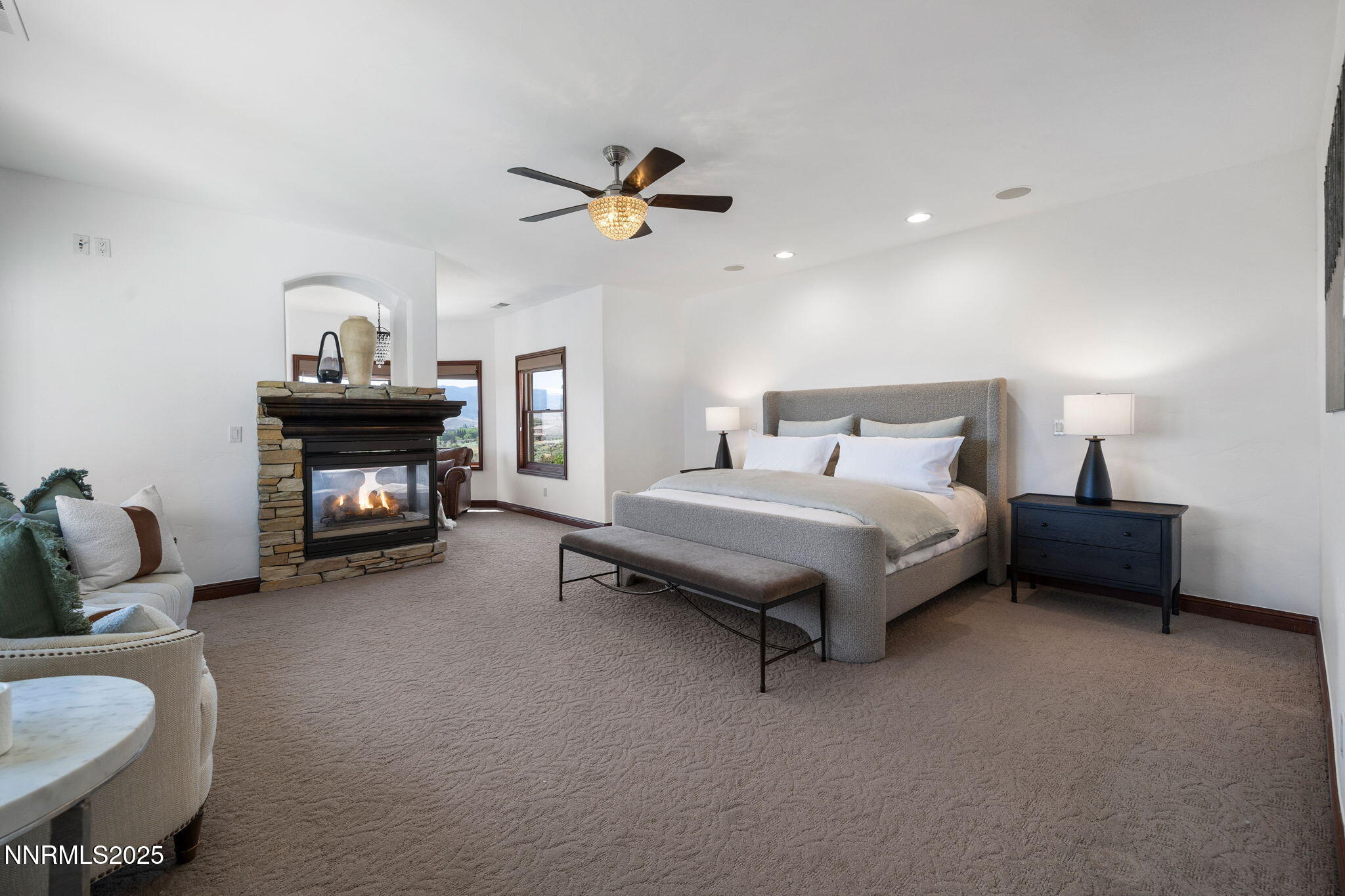 33-web-or-mls-12900 Silver Wolf-34