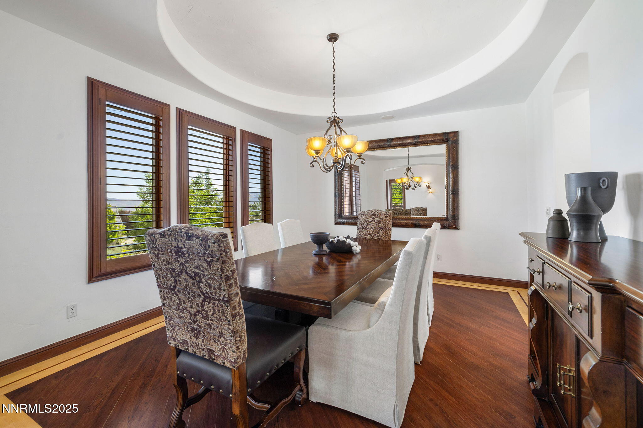 4-web-or-mls-12900 Silver Wolf-6