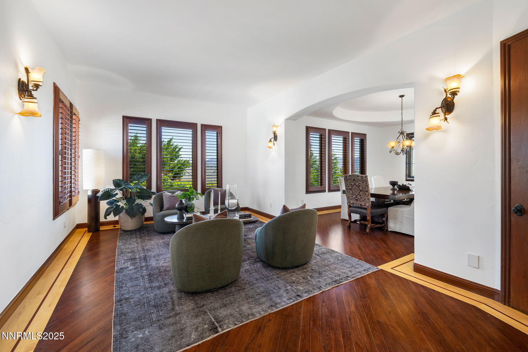 2-web-or-mls-12900 Silver Wolf-5