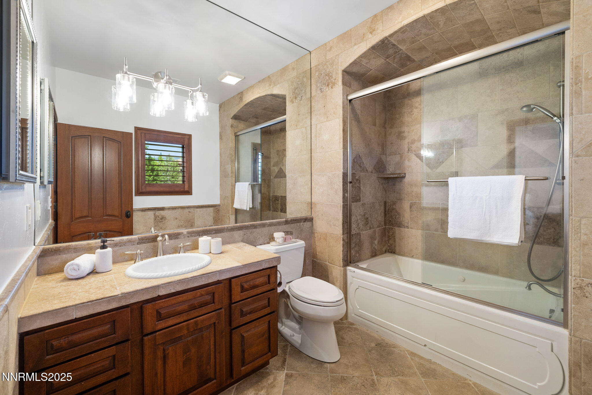 22-web-or-mls-12900 Silver Wolf-24