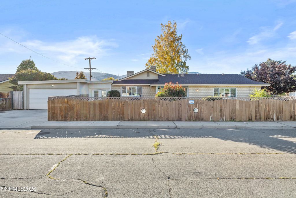 Photo of 601 Ivy Street, Carson City, NV 89703 (MLS # 260000869)