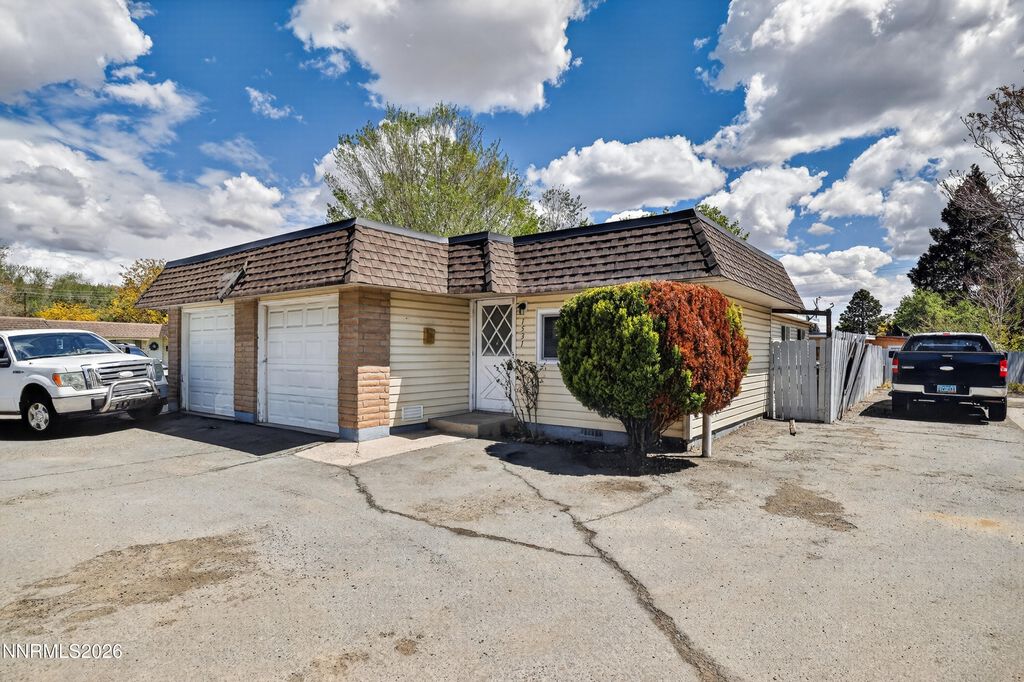 Photo of 1531 Gault Way, Sparks, NV 89431 (MLS # 260005244)