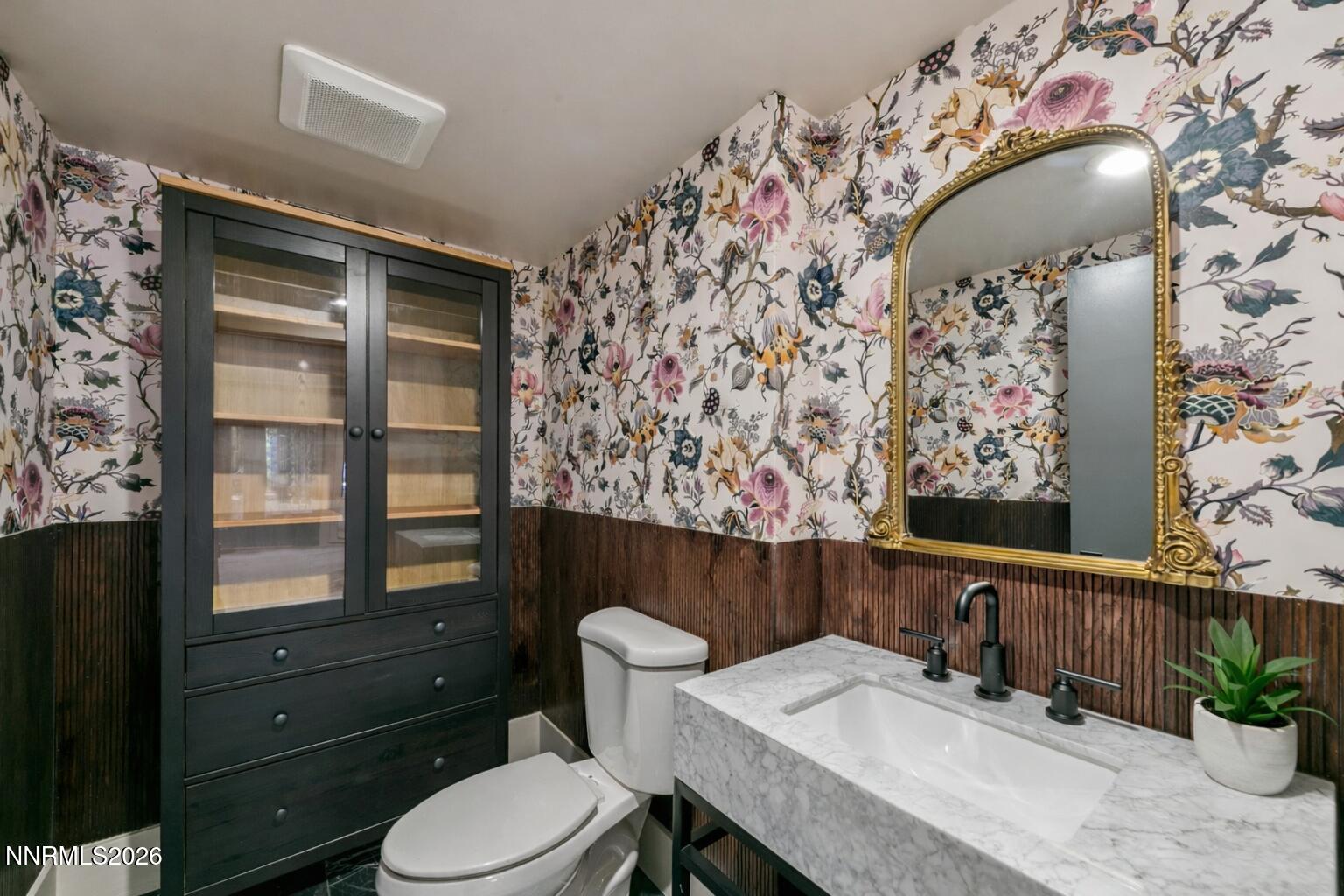 Commercialbathroom_120CC3