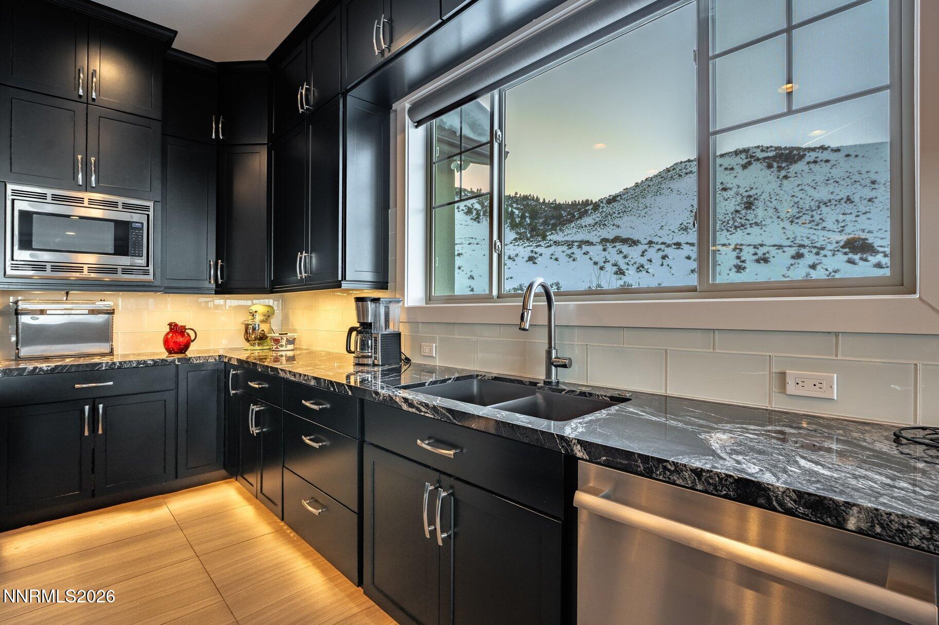 017_042_5920_flowering_sage-42_216_886