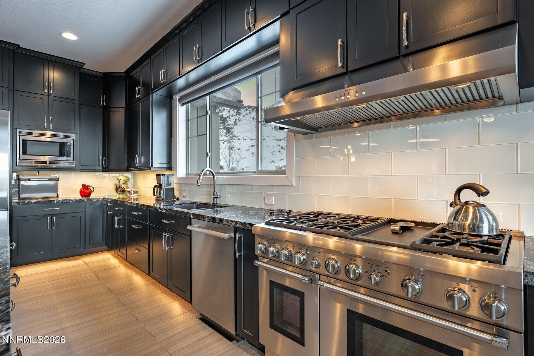 018_041_5920_flowering_sage-41_596_342