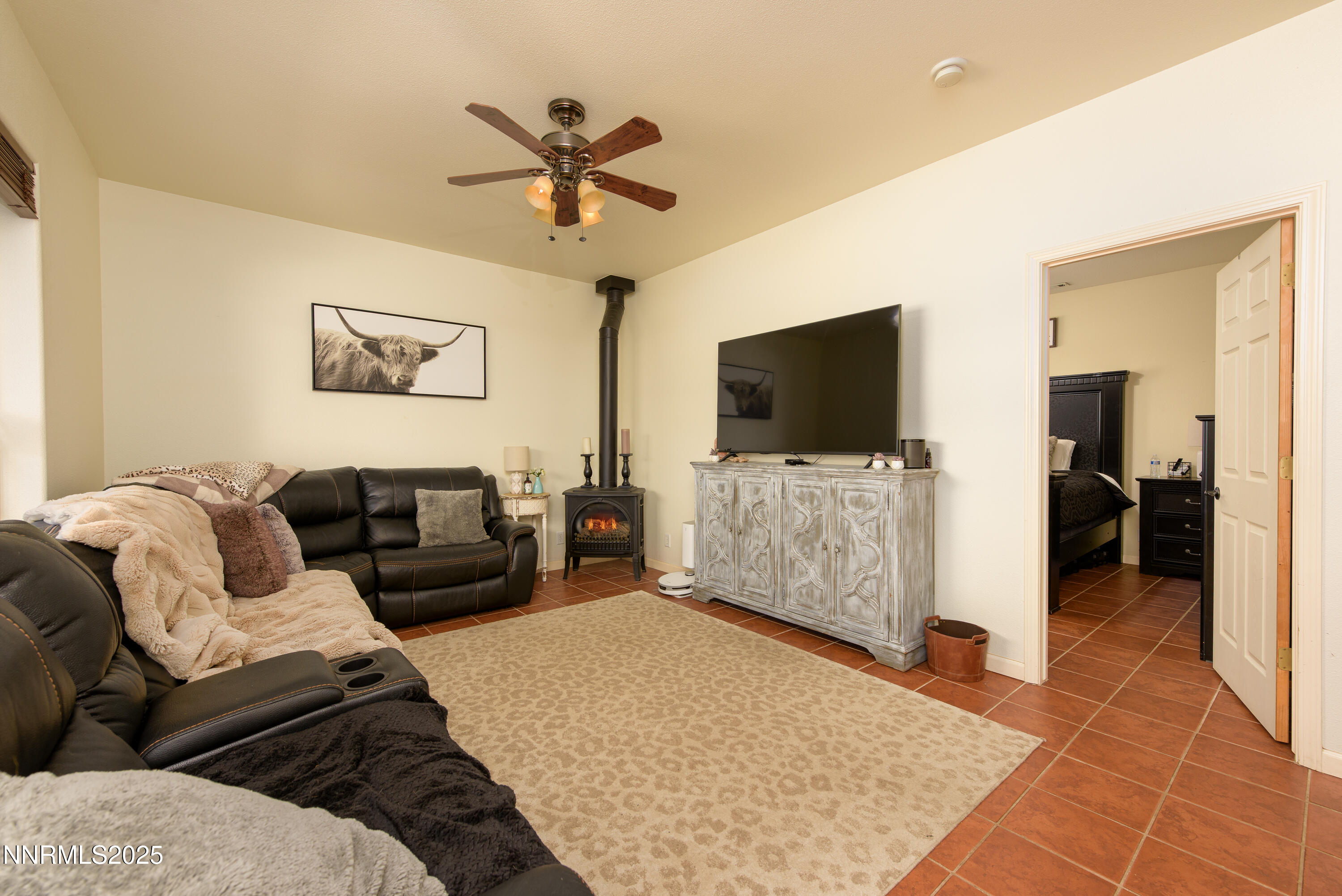 1030 Country Ln guest-2