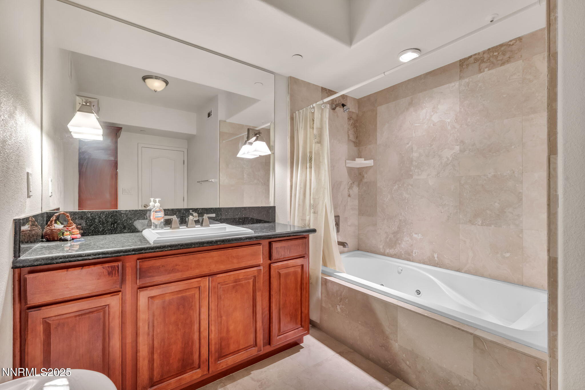 36-web-or-mls-200-w-2nd-st-apt-1103