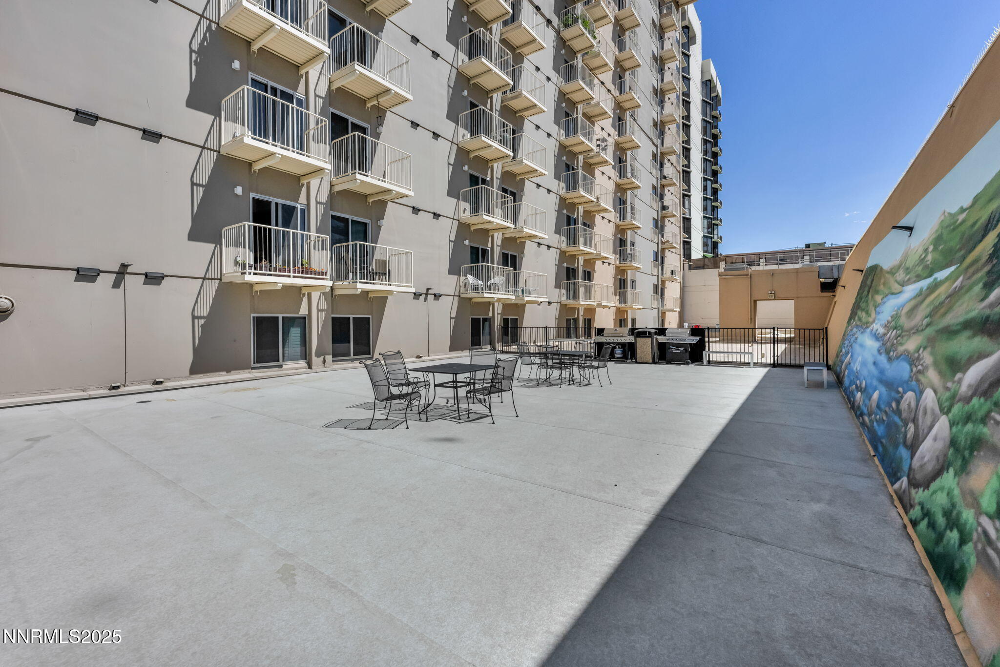 3-web-or-mls-200-w-2nd-st-apt-1103