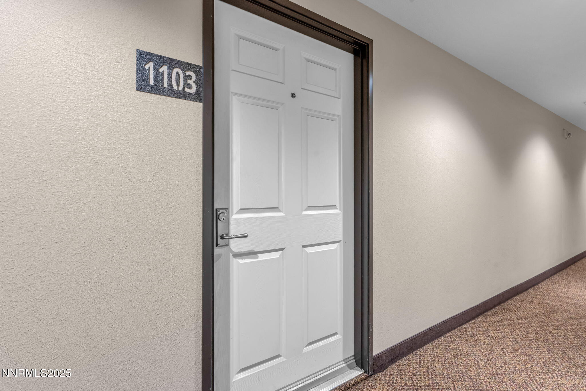 18-web-or-mls-200-w-2nd-st-apt-1103