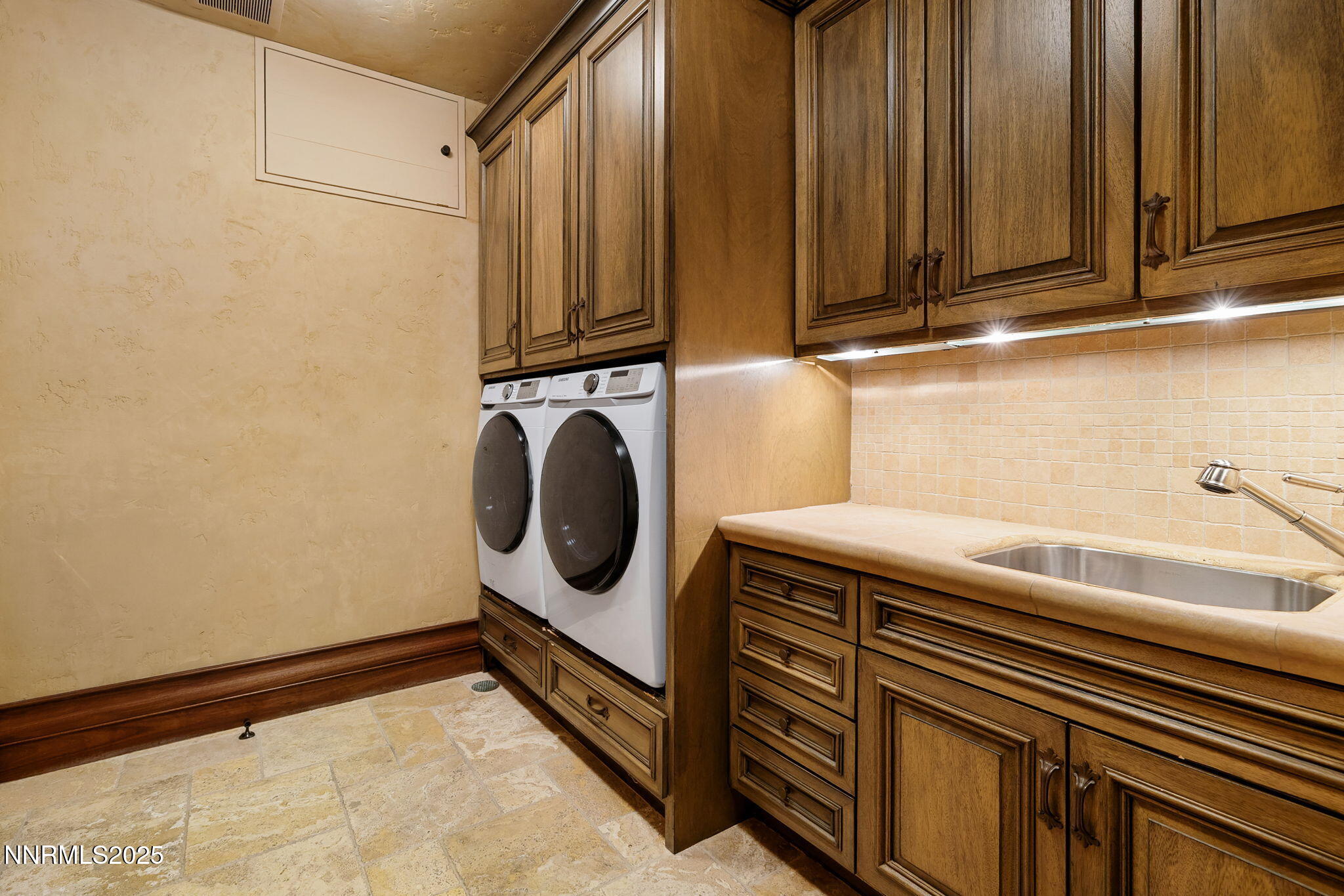 98-web-or-mls-2490 Manzanita-81