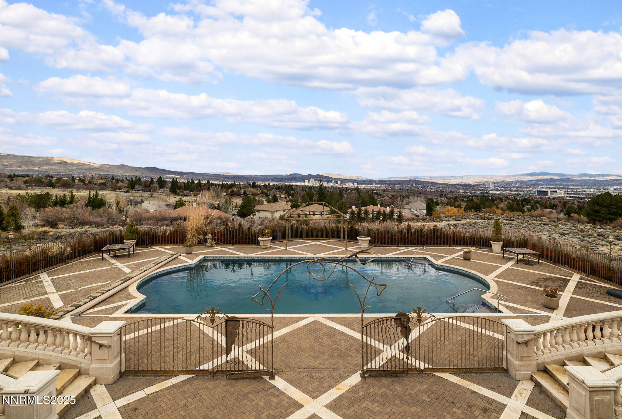 10-web-or-mls-2490 Manzanita-93