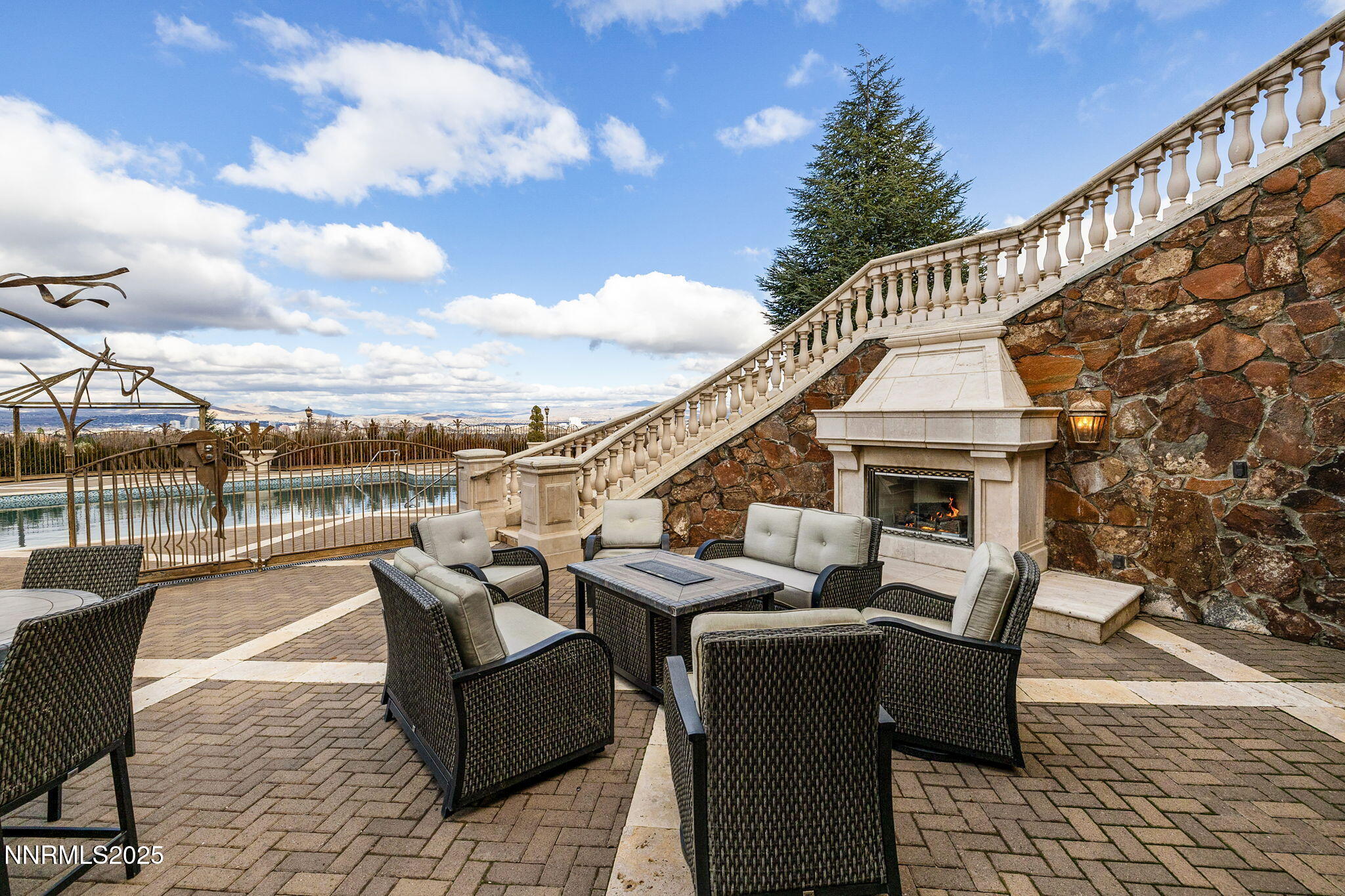 122-web-or-mls-2490 Manzanita-99