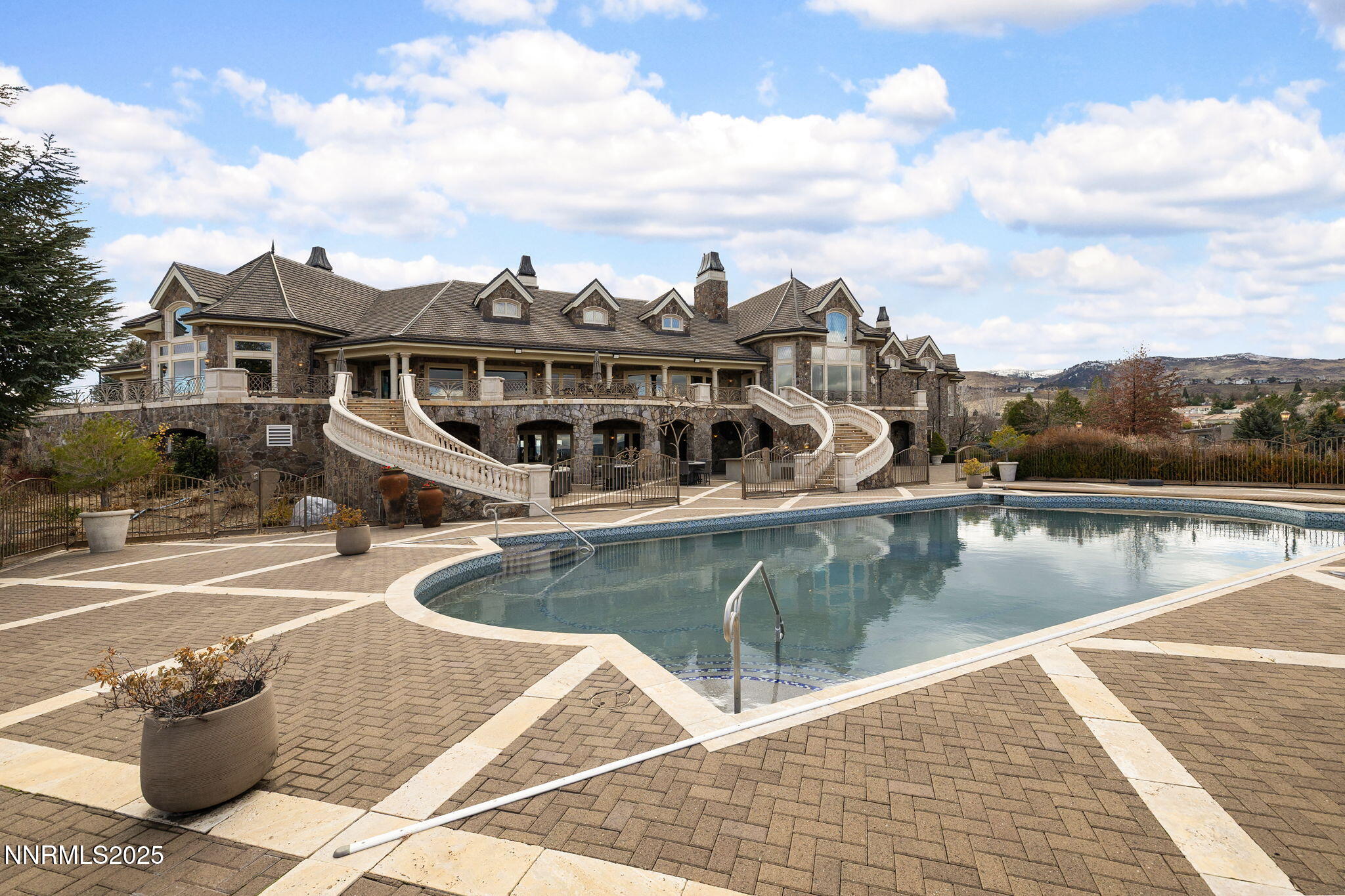 127-web-or-mls-2490 Manzanita-104