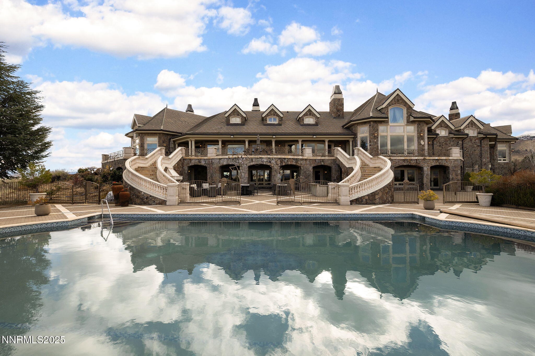 126-web-or-mls-2490 Manzanita-103