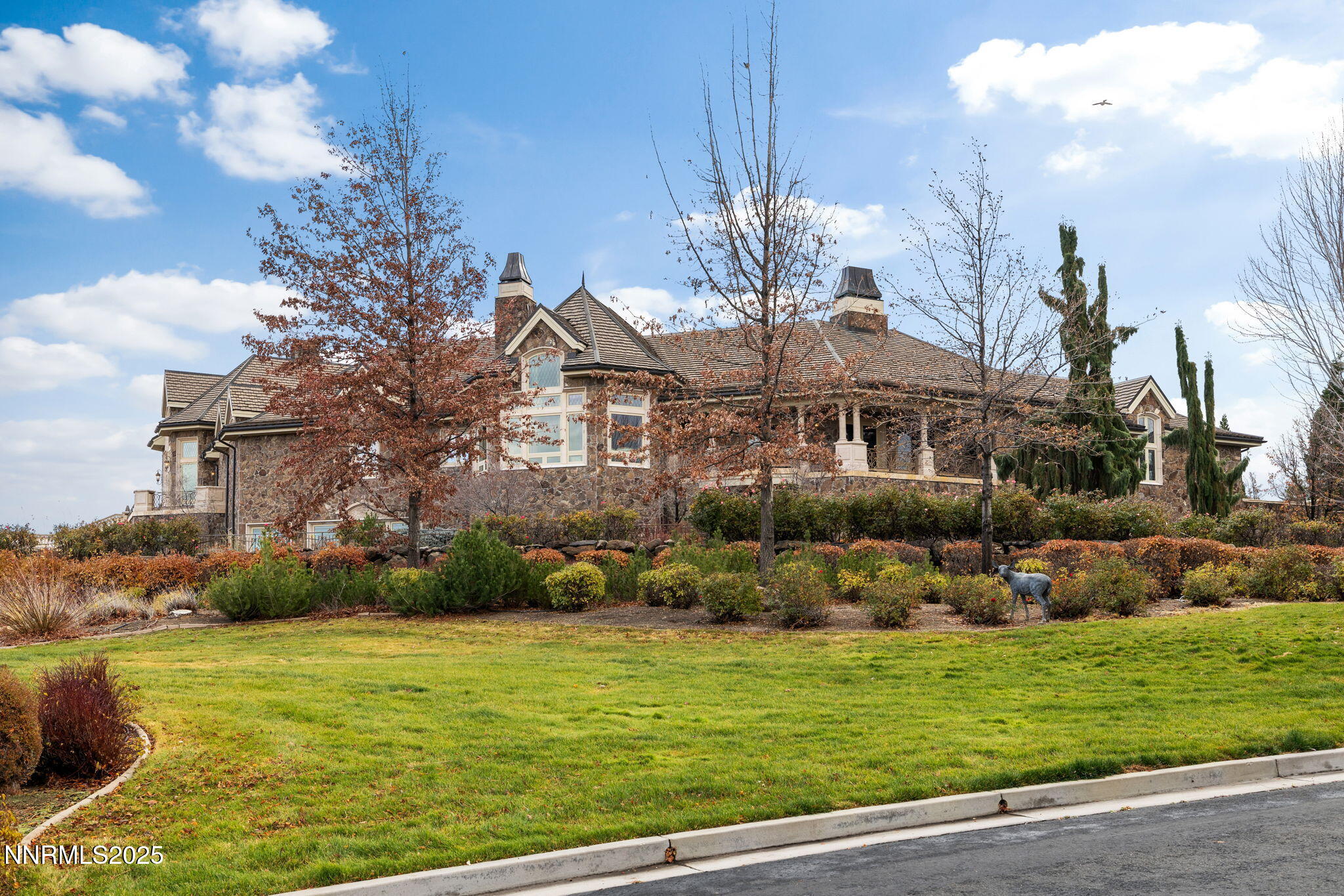 24-web-or-mls-2490 Manzanita-3