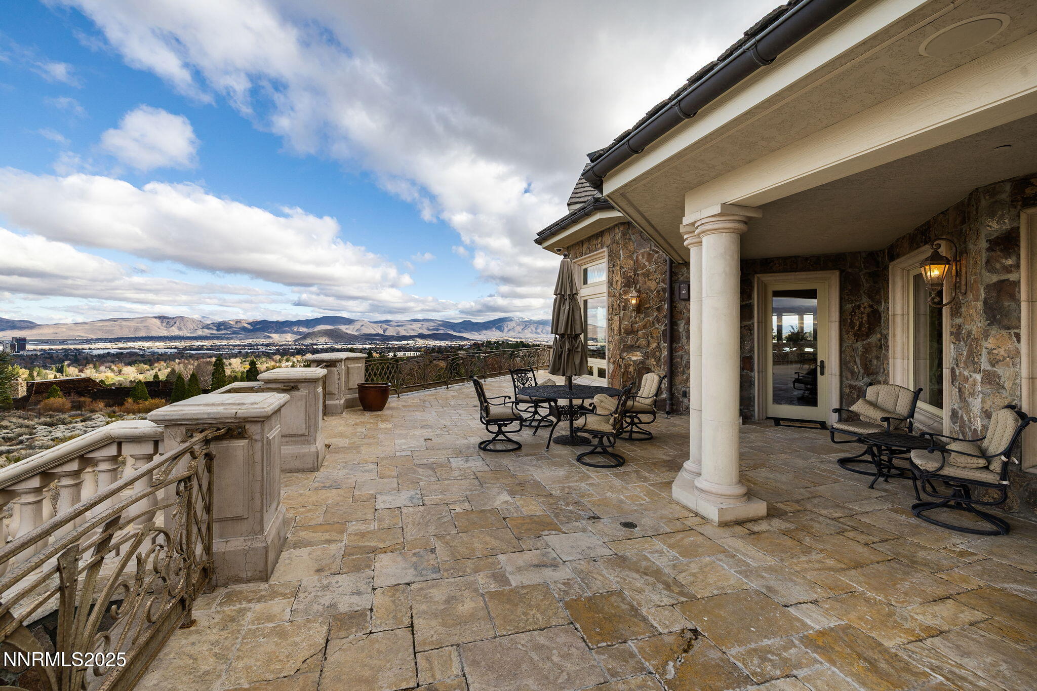 117-web-or-mls-2490 Manzanita-94