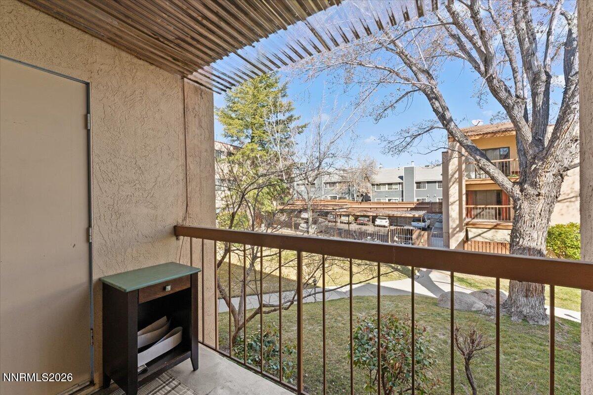 17-2700 Plumas Unit 208 Reno NV 89509 (1