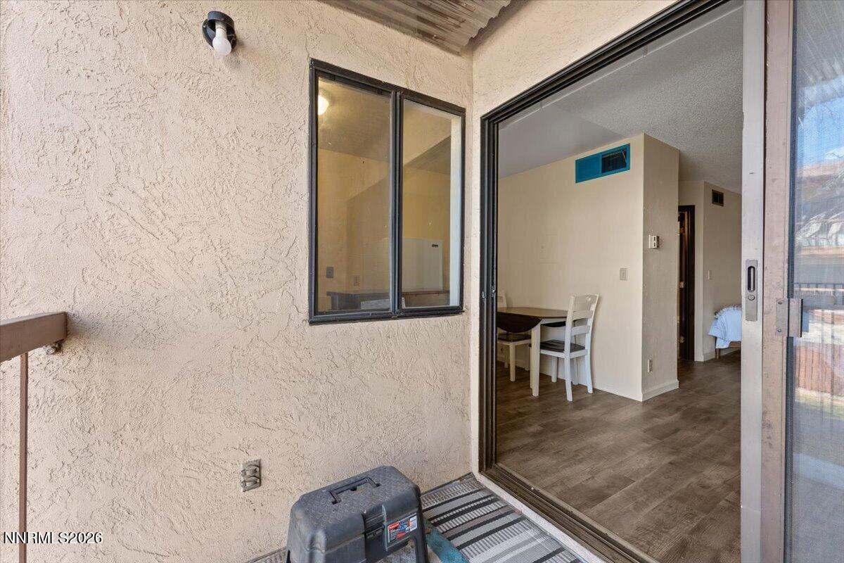 16-2700 Plumas Unit 208 Reno NV 89509 (1