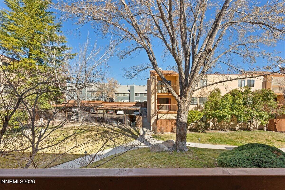 18-2700 Plumas Unit 208 Reno NV 89509 (1