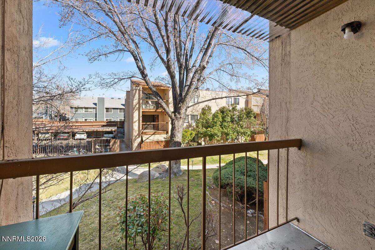 19-2700 Plumas Unit 208 Reno NV 89509 (1