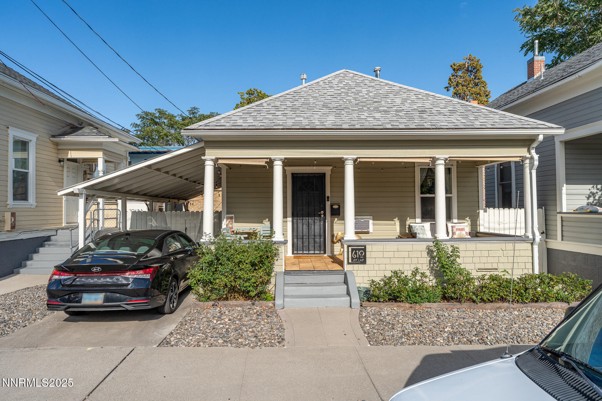 610 Sinclair Blur-14