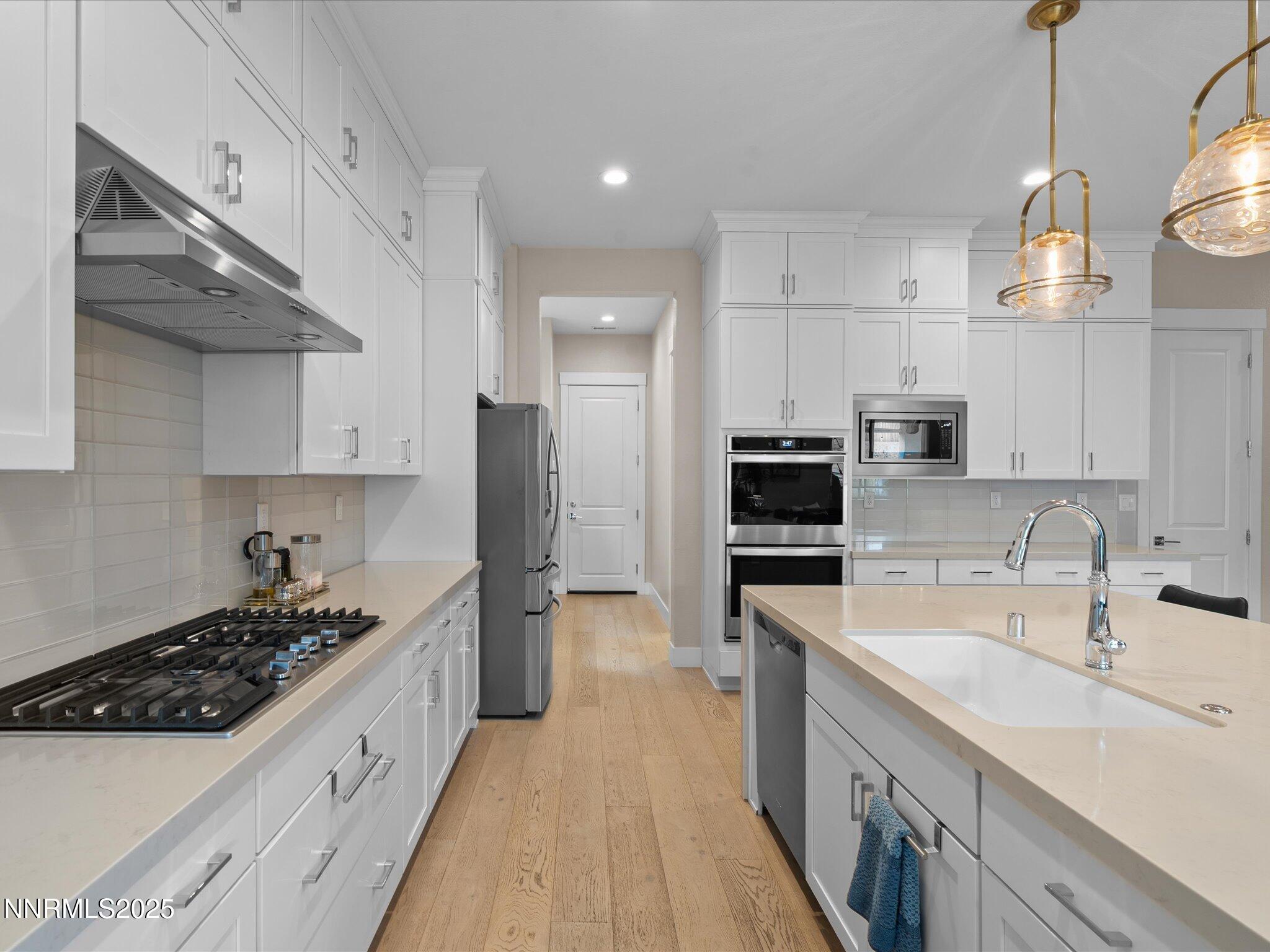 16-15026 Iron River Dr-115